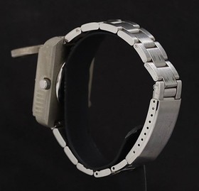 SEGA Dreamcast Quartz Analog Wristwatch Collectible Silver Accessory Fashion