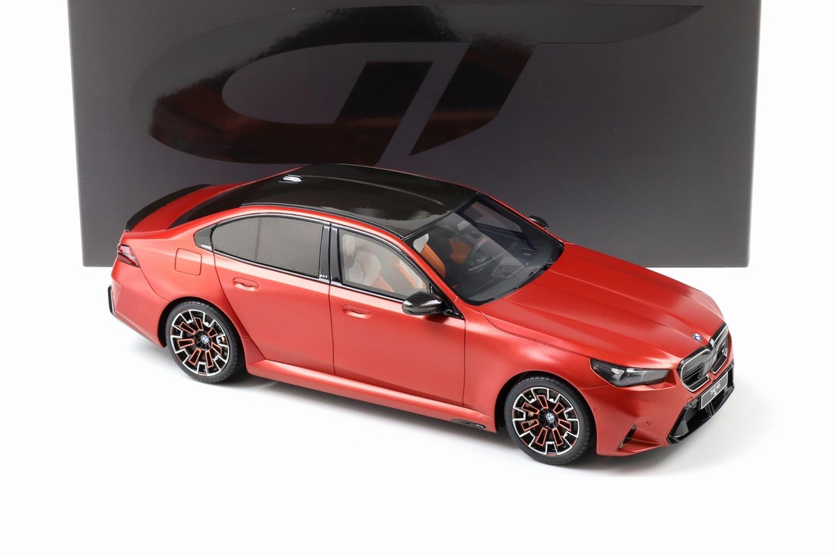 1:18 GT Spirit GT966 BMW M5 (G90) Sedan 2025 Pebble Beach Frozen