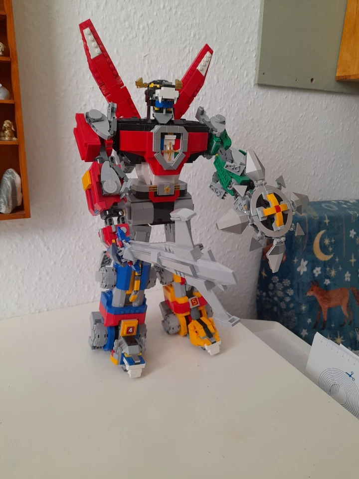 LEGO Ideas 21311 Voltron, photo 4 of 5