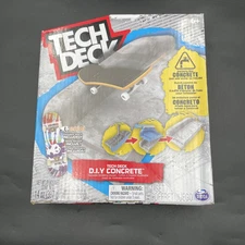 NIB Tech Deck DIY Concrete Fingerboard Skate Spot w/ Exclusive enjoi Panda Board