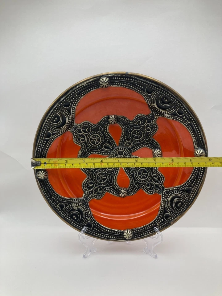 Tigela de cerâmica marroquina vintage com incrustação de metal Silvertone 10" - Imagem 3 de 4