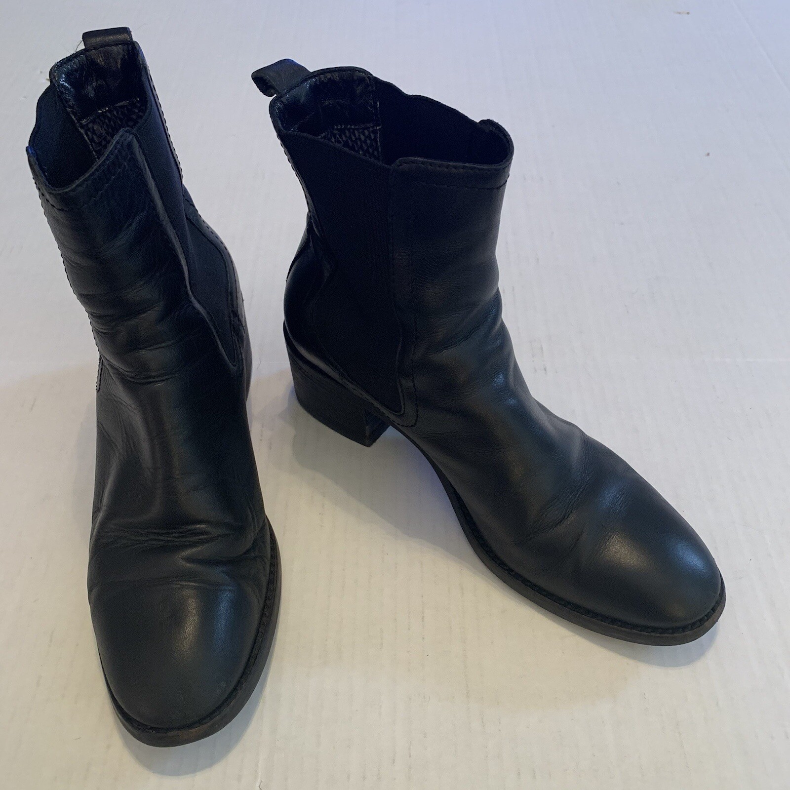 aquatalia chelsea boots womens