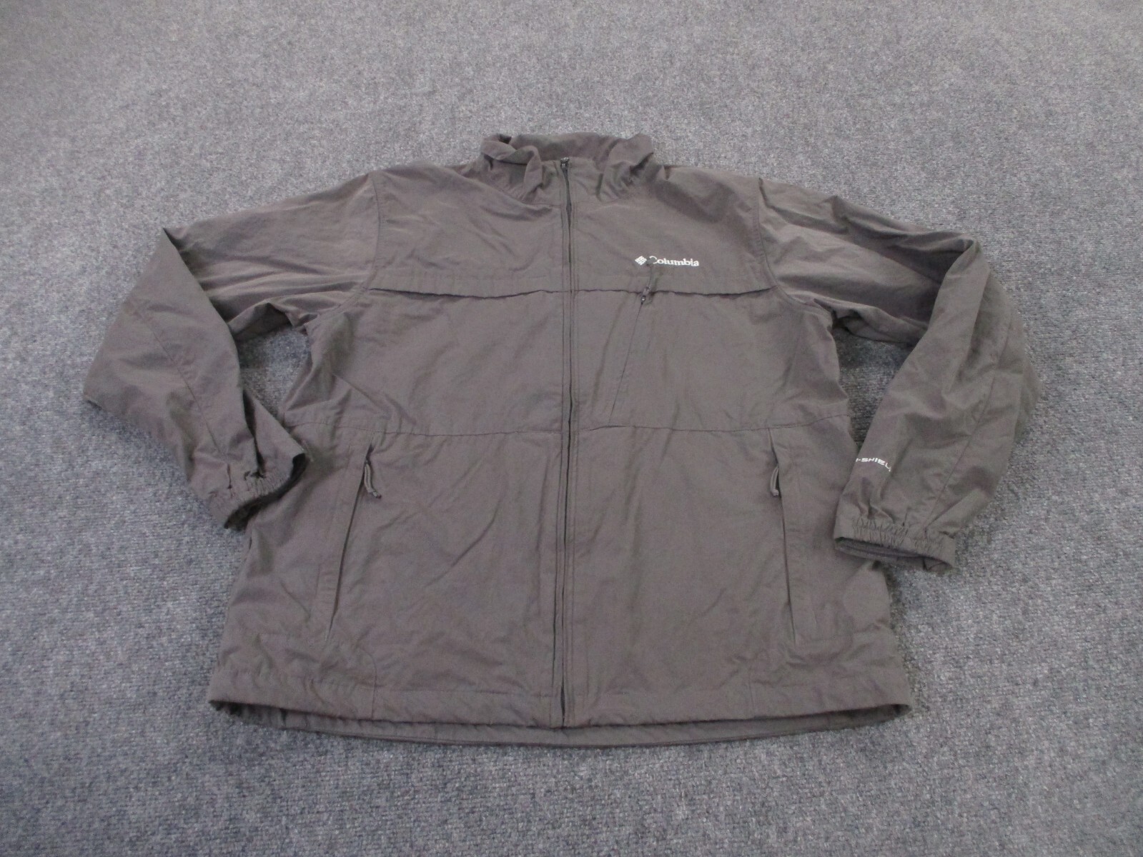 Columbia Men's Lightweight Omni-Shield Hiking Rain Jacket in Gray