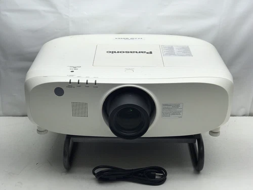 Panasonic LCD Projector PT-EZ770Z WUXGA 6500 Lumens 1846 Lamp Hours