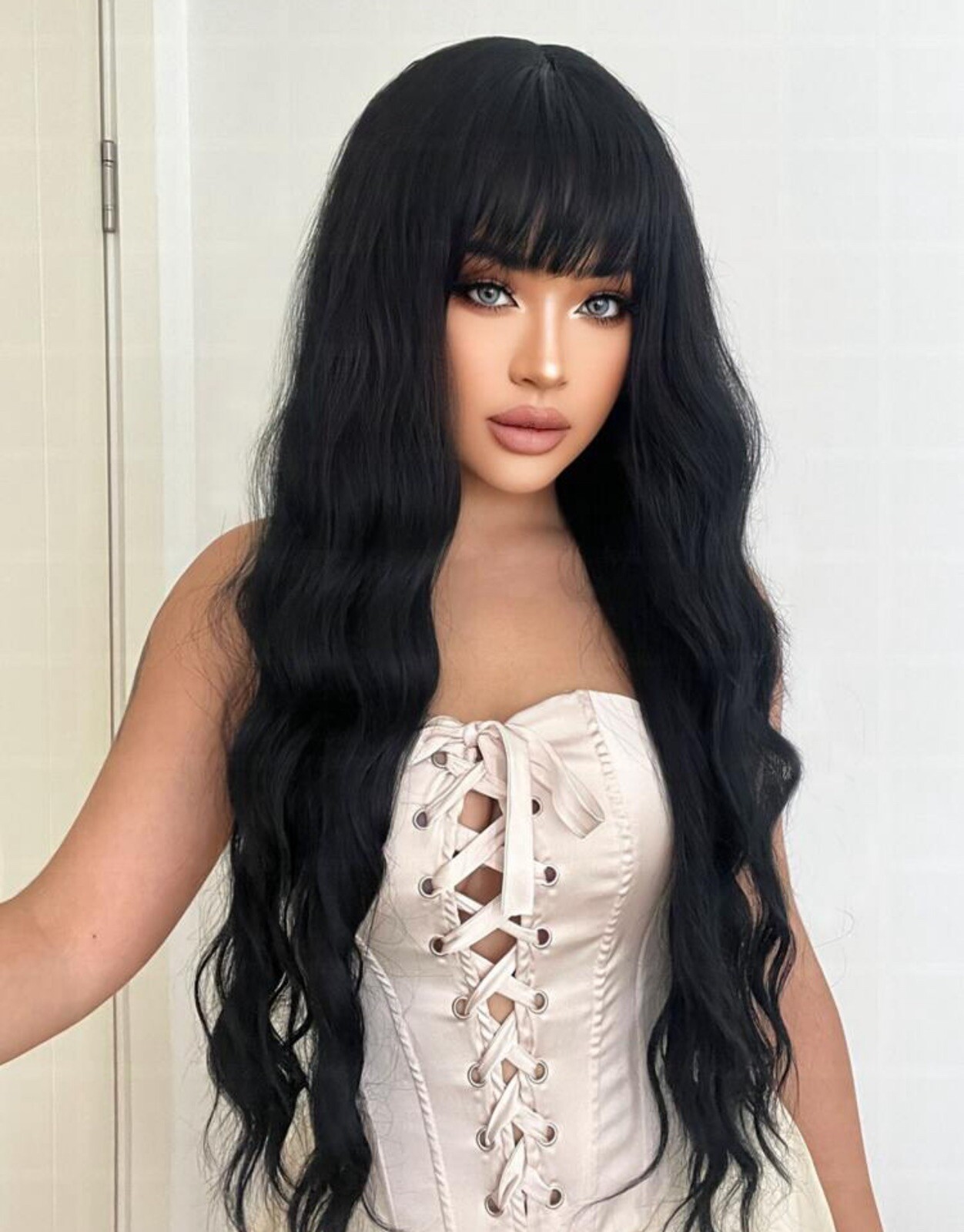 Perruque synthétique noire frange longue bouclée ondulée wig femme cheveux volumineux