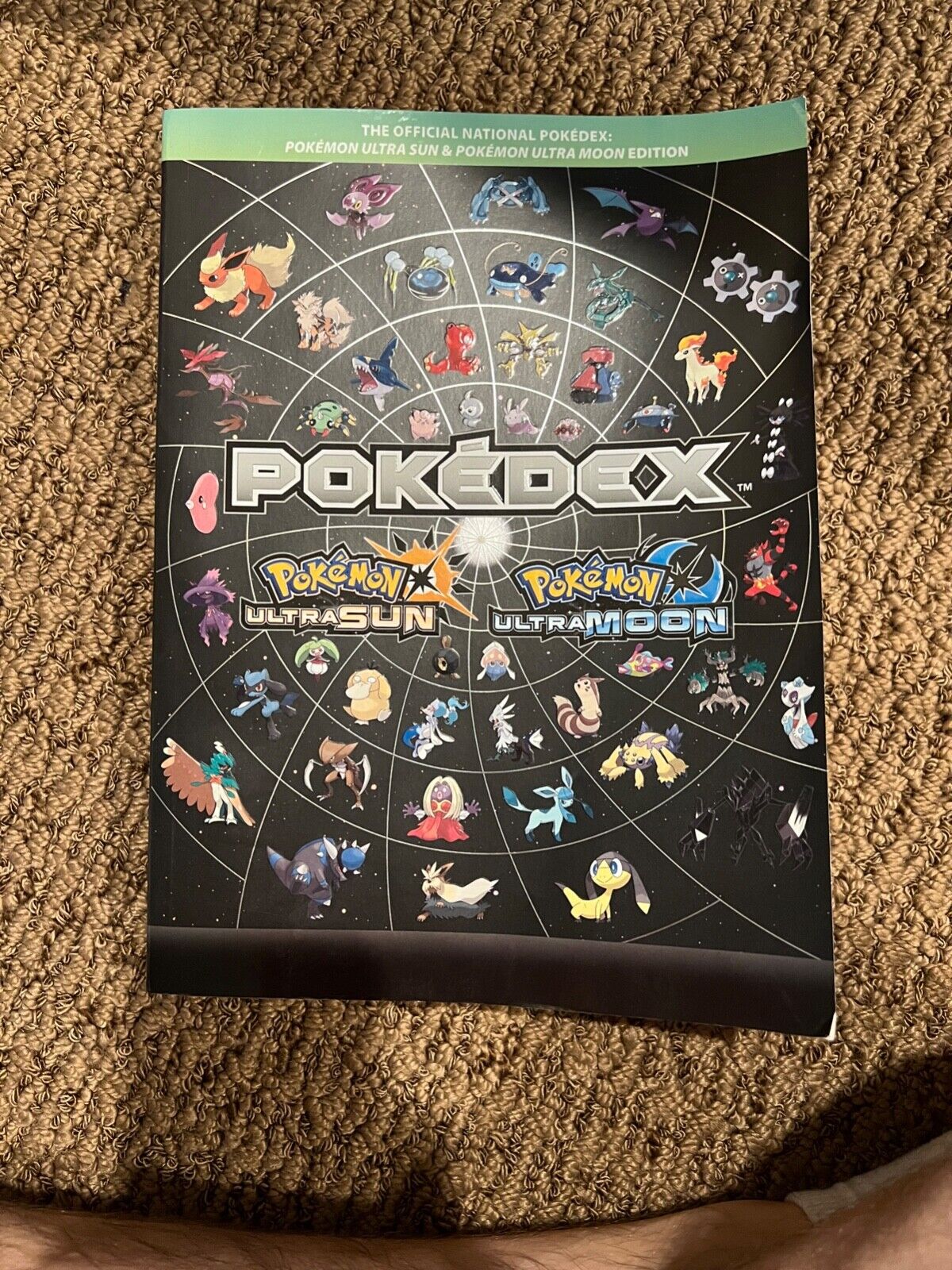 Pokémon Pokédex Ultra Sun/Ultra Moon Official National Manual Guide Edition  Book 9780744019360