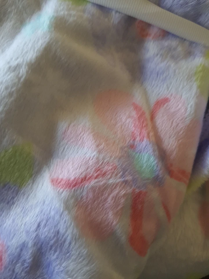 Manta Sherpa Minky Estampado Floral Púrpura Lavanda Recién Nacida Kohls NUEVA CON ETIQUETAS Foto 4 de 4
