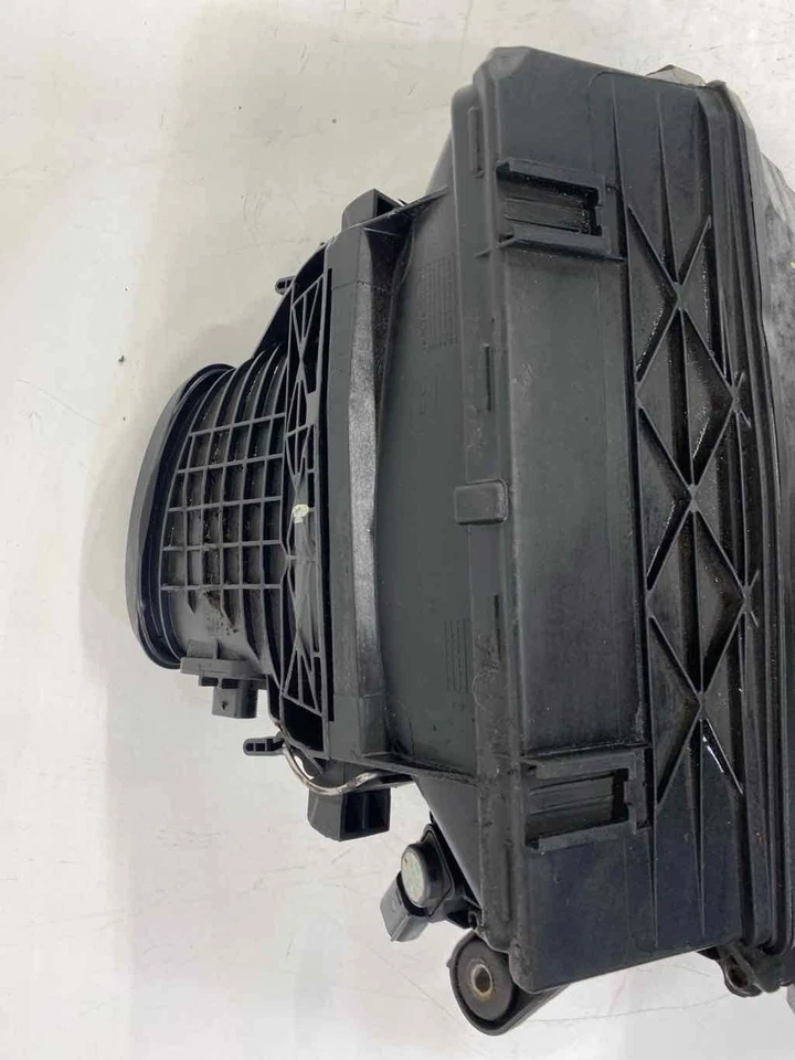 Б/у левый воздухоочиститель в сборе подходит: 2012 Mercedes-Benz Mercedes ml-класса 166 Ty - Изображение 4 из 4