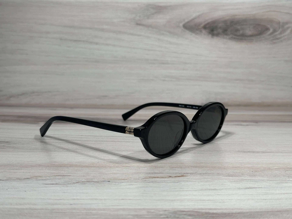 Gafas de sol MIU MIU SMU 04Z redondas negras con lentes grises. ¡Se envía ahora! Foto 3 de 4