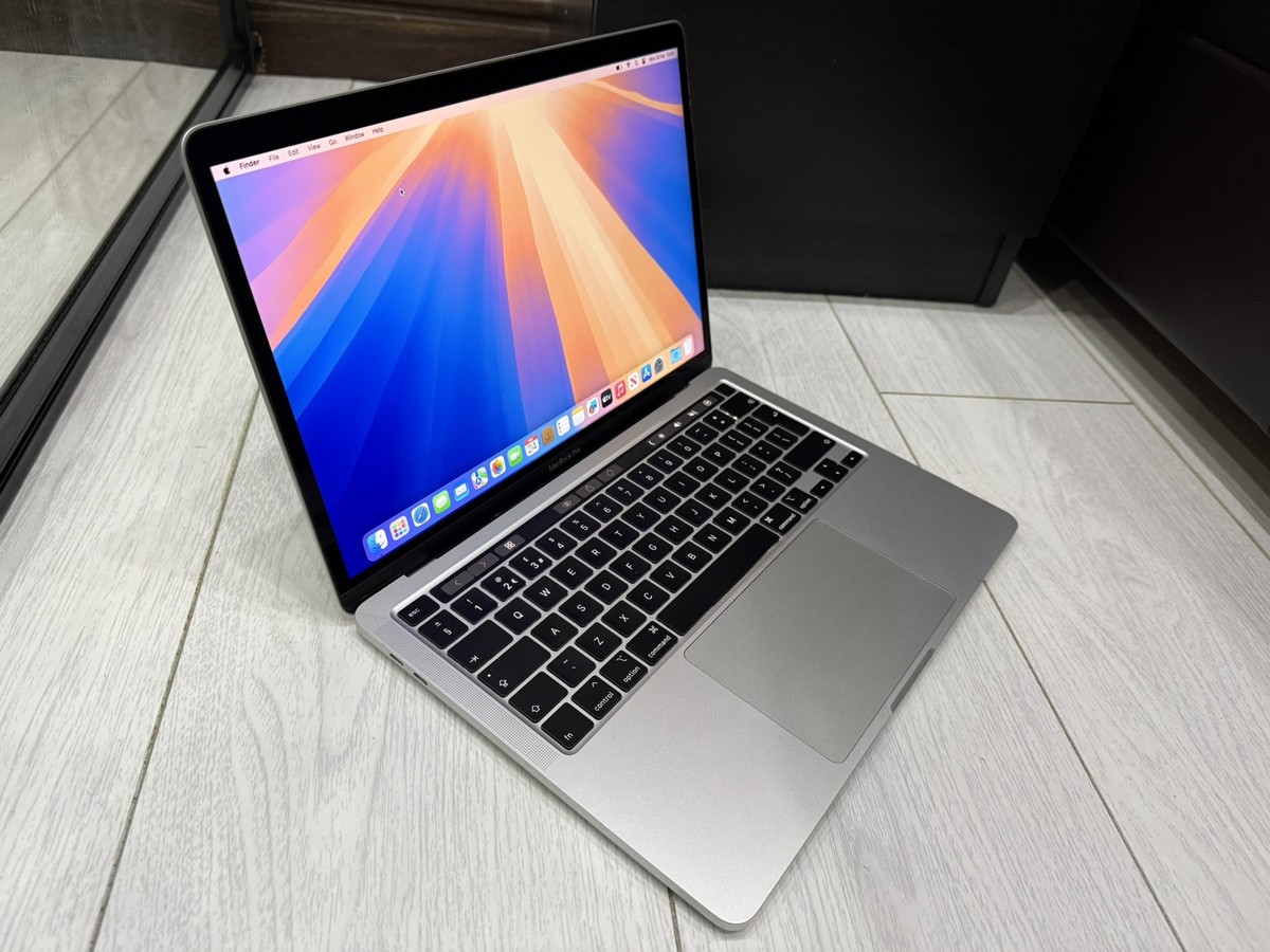 macbook pro 2020 シルバー Retina ディスプレイ