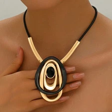 Women's Retro Circular Oval Pendant Necklace Exaggerated Alloy Fashion Jewelry