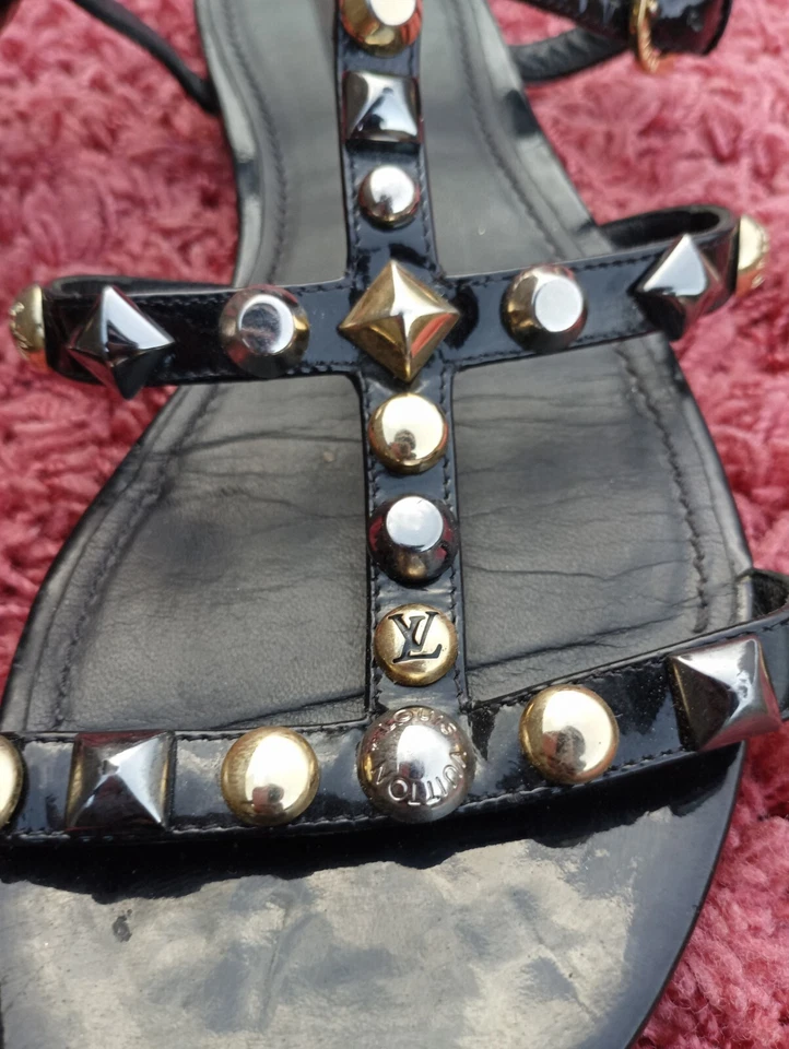 Сандалии Louis Vuitton из ягод плоские черные лакированная кожа размер 37 - Изображение 4 из 4