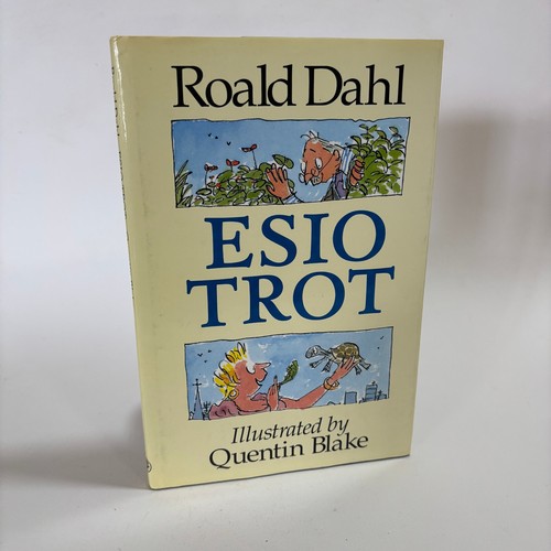 ESIO TROT Roald Dahl Hardcover With Dust Jacket Rare 1st Print Australia - Picture 1 of 4