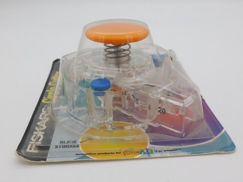 New in Package Fiskars Circle Cutter 9380 Papercrafting Scrapbooking - Picture 2 of 7