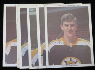 1971 Boston Bruins Hockey Picture Pack with (14) Signed Autographed w/ Orr