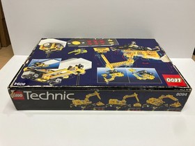 Lego Technic: Control Center (8094) missing 2 pieces