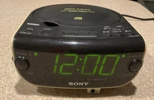 Sony Dream Machine FM/AM CD Player Clock Radio Dual Alarm ICF-CD815 Tested Works
