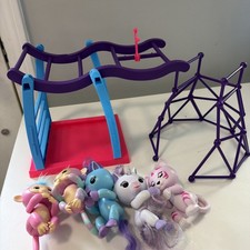 Fingerlings Monkey Bars Playset with 5 Large Working