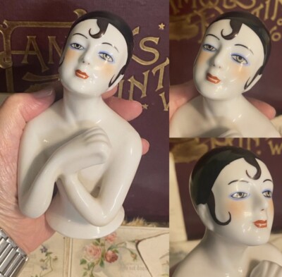 Seltene ex große antike ''Art Deco'' Pierrot Lady China Half Doll / Nadelkissen Puppe