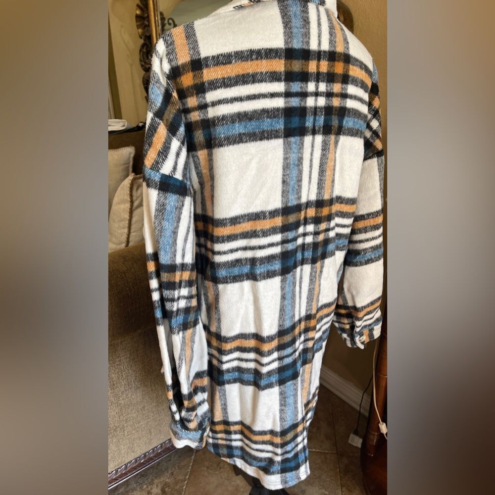 Mazik Multicolor Plaid Pattern Button Shacket siz… - image 5