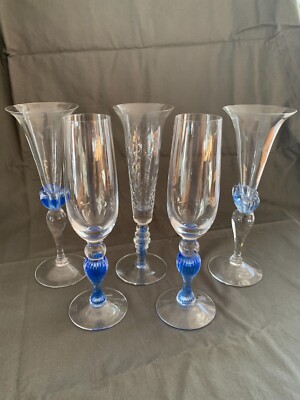 5 Sektgläser, Glas, mundgeblasen, 3 Designs, Unikat, wie Orrefors, Holmegaard