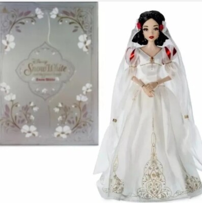 RARE Disney 2022 Snow White Limited Edition Doll 17