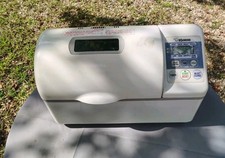 Zojirushi Home Bakery BBCC-V20 Bread Maker Ma...