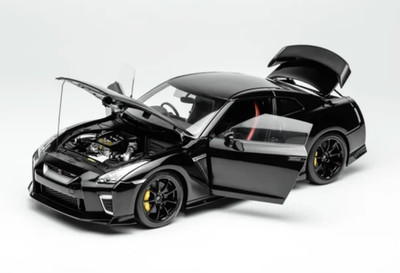 1/18 MotorHelix Nissan GTR R35 NISMO Track Edition Gloss Black