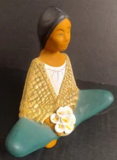 Del Toro Pottery "Girl With Flowers"  Good  Preowned 
