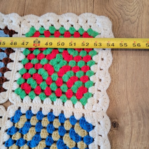 Vintage gehäkelte afghanische Decke Granny Squares schöne Farben 54" x 60" - Bild 7 von 7