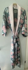 Women  s Vintage Christian Dior Robe Floral Pattern Size Small smoke free home 