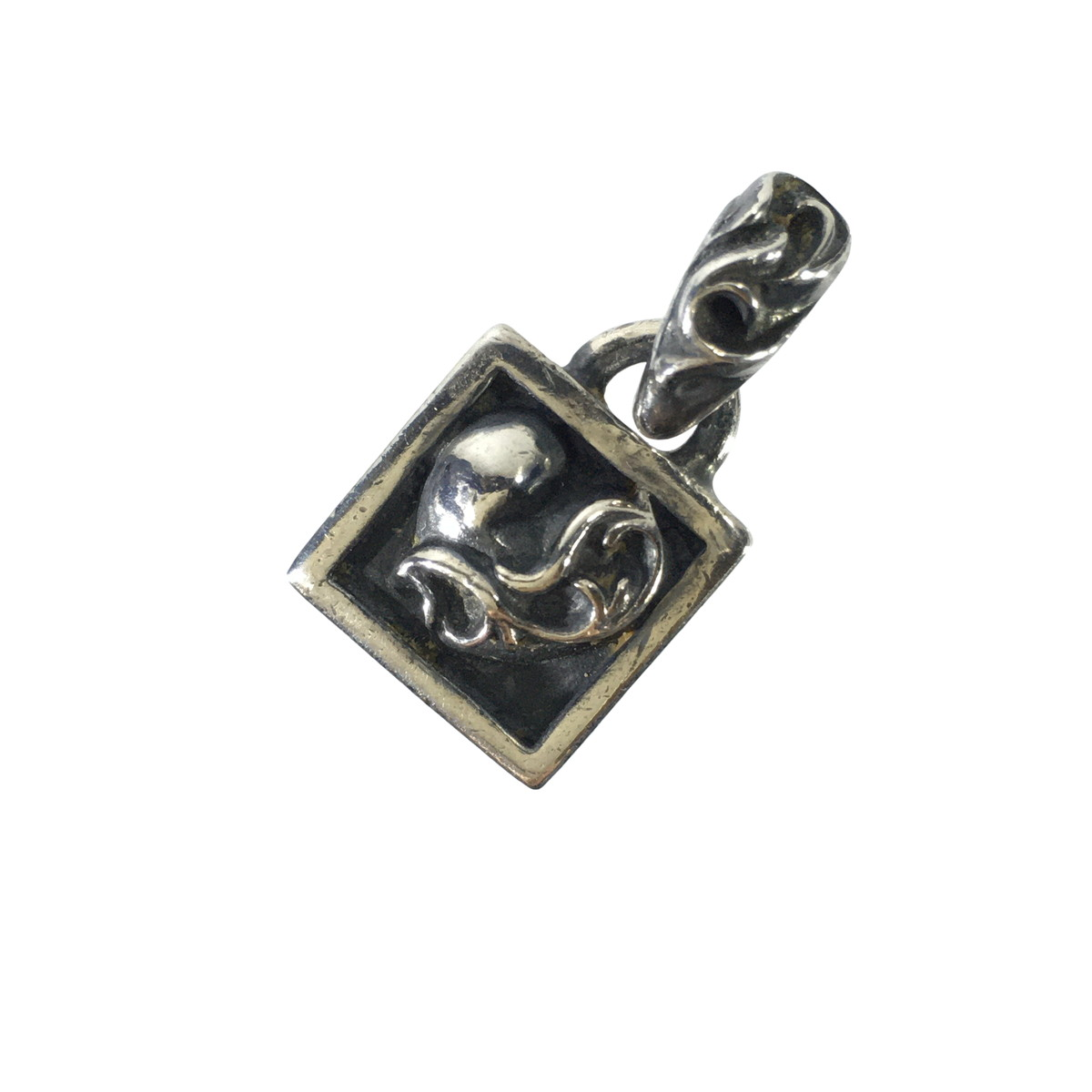 CHROME HEARTS FRAMED HEART FRAMED HEART CHARM NECKLACE TOP SILVER