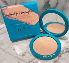 Thrive Causemetics Brilliant Face Highlighter Skin Powder TOQUYEN Golden Opal