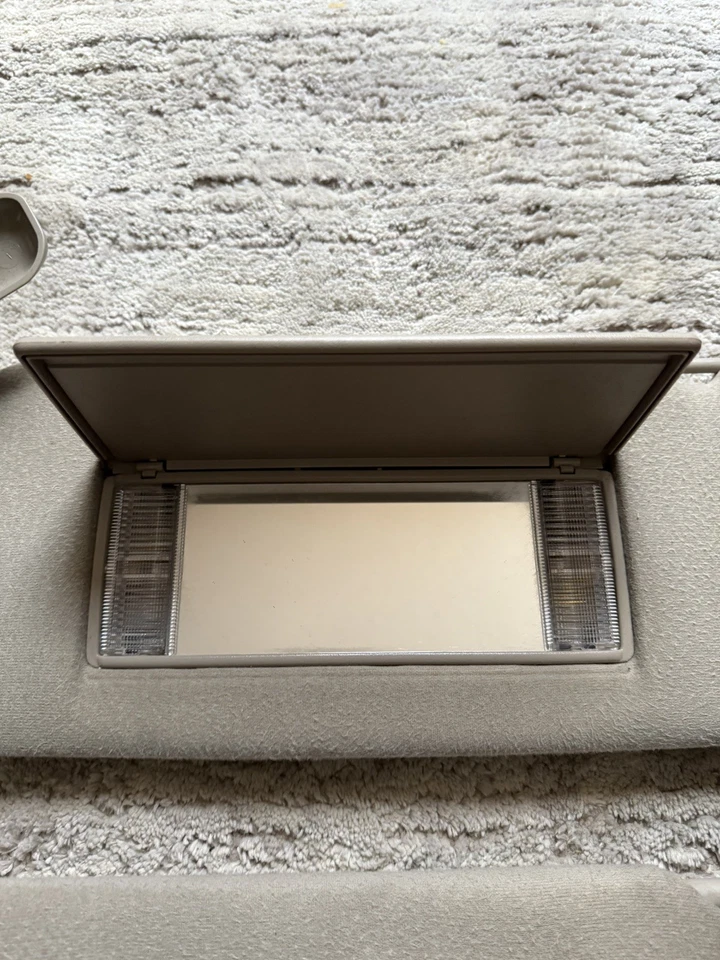 99-06 Chevy GMC Silverado Sierra Tahoe Suburban Yukon Sun Visor Set Neutral Gray - Image 4 of 4