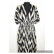 Banana Republic black white brown v neck maxi dress size Medium