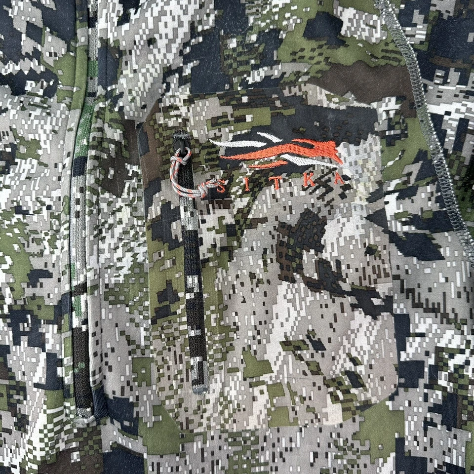 Sitka Traverse Optifade Forest LS 1/2 Zip Size Medium Rare Discontinued Color - Image 2 of 4