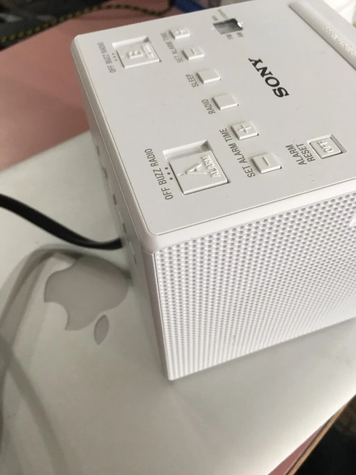 Sony ICF-C1T будильник радио с двойной сигнализации - белый - ICFC1T - Изображение 3 из 4