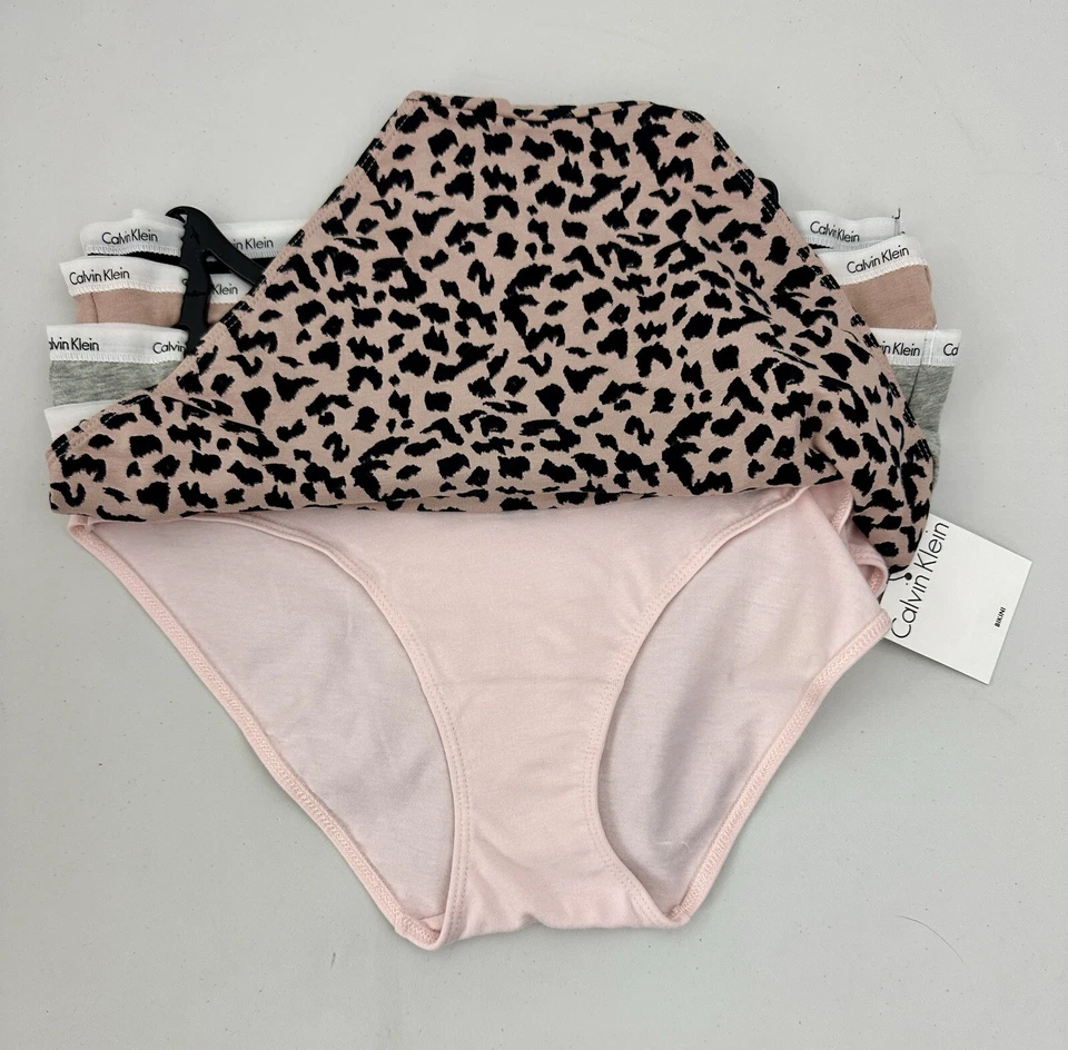 Pack de 5 bikini para mujer Calvin Klein mediano negro gris rosa beige estampado de leopardo Foto 2 de 4