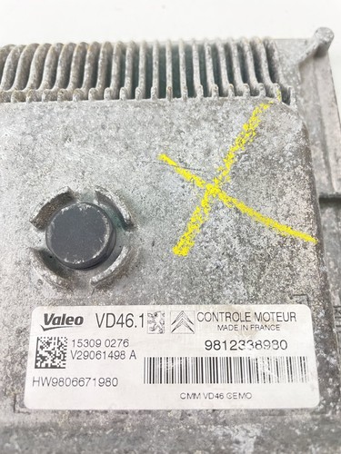 ST562 PEUGEOT 208 Engine Control Unit ECU 9812338980 - Picture 2 of 4