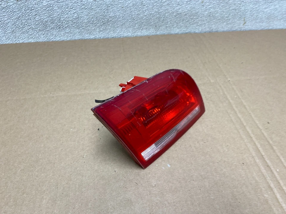 Luz trasera interior izquierda Audi A3 2009 a 2013 OEM T8107 DW Foto 3 de 4