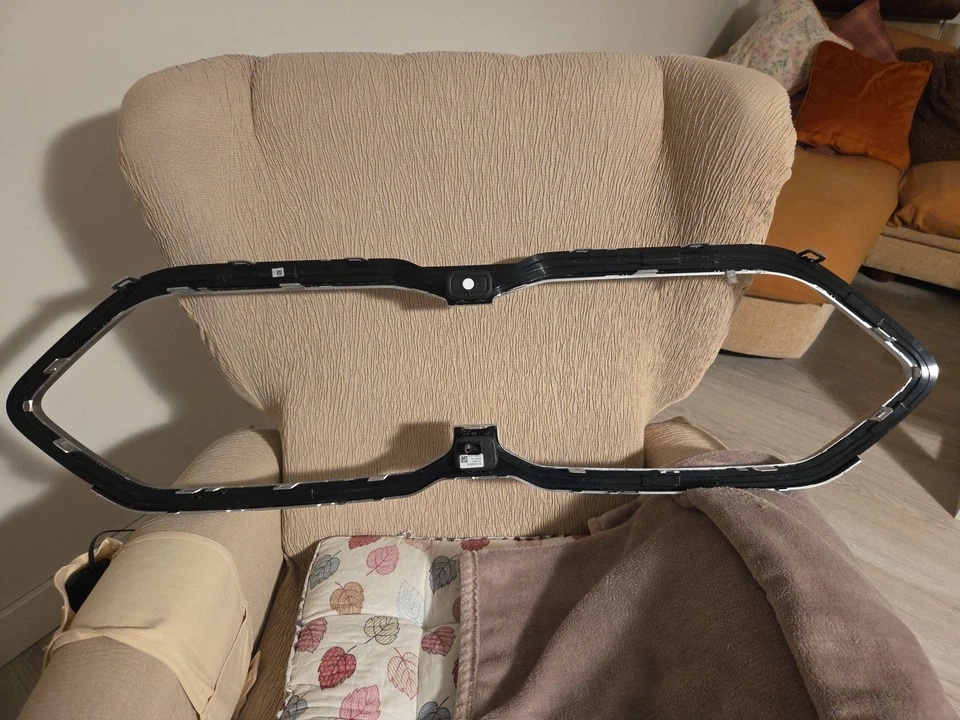 Rejilla 150€ Y Placa Radar 100€ BMW X2 U10 IconicGlow Se Vende Separado o Junto - Imagen 3 de 4