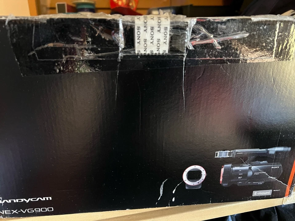 Sony Handycam NEX-VG900 35mm FULL FRAME SENSOR Camcorder - Image 4 of 4