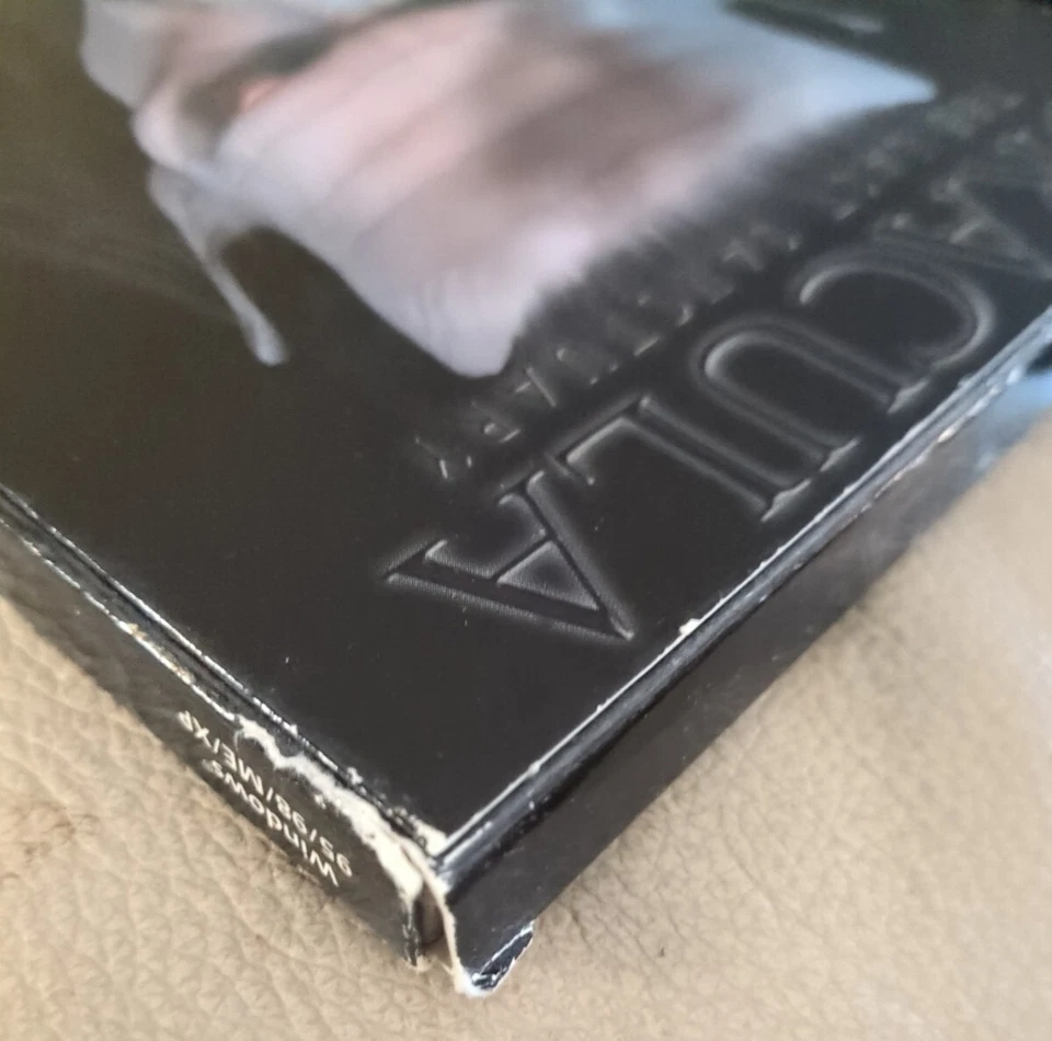 DreamCatcher Dracula: The Last Sanctuary (PC CD-ROM, 2001) 2-Disc, Manual & Case - Image 3 of 4