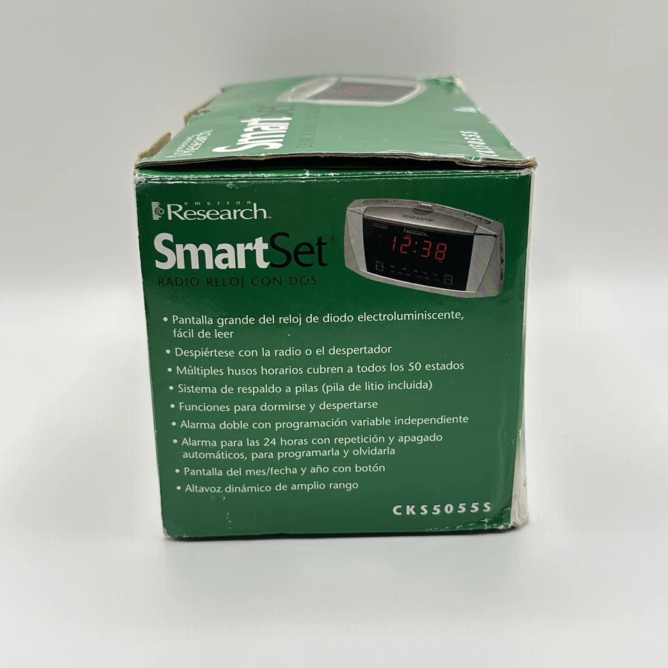 Emerson Research Smart Set Dual Auto Setting Alarm Clock Radio CKS5055B - Image 2 of 4