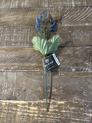 Bloom Room Spring Floral Berry Pick