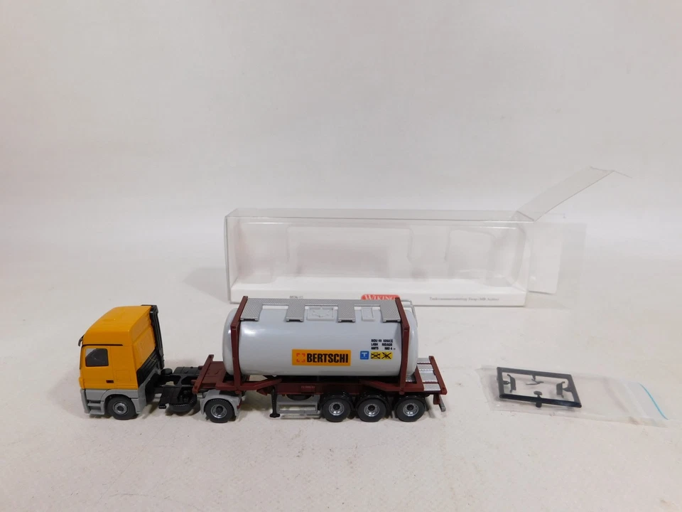 Wiking H0 1:87 0536 02 Camion Cisterna MB Bertschi Mint Box #DW872-0,5 - Immagine 2 di 4