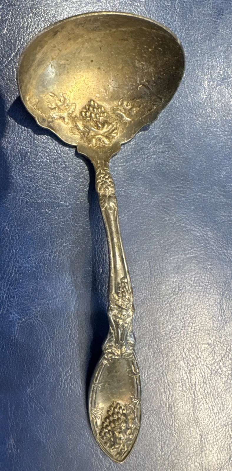 Rogers Bros 1888 Vintage Sauce Gravy Ladle Serving Piece Plated