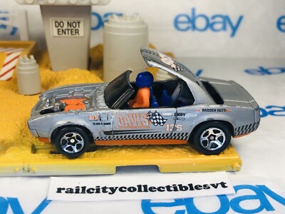 Hot Wheels Mattel 1999 #136 Bill Davis Motorsports Race Car Gray