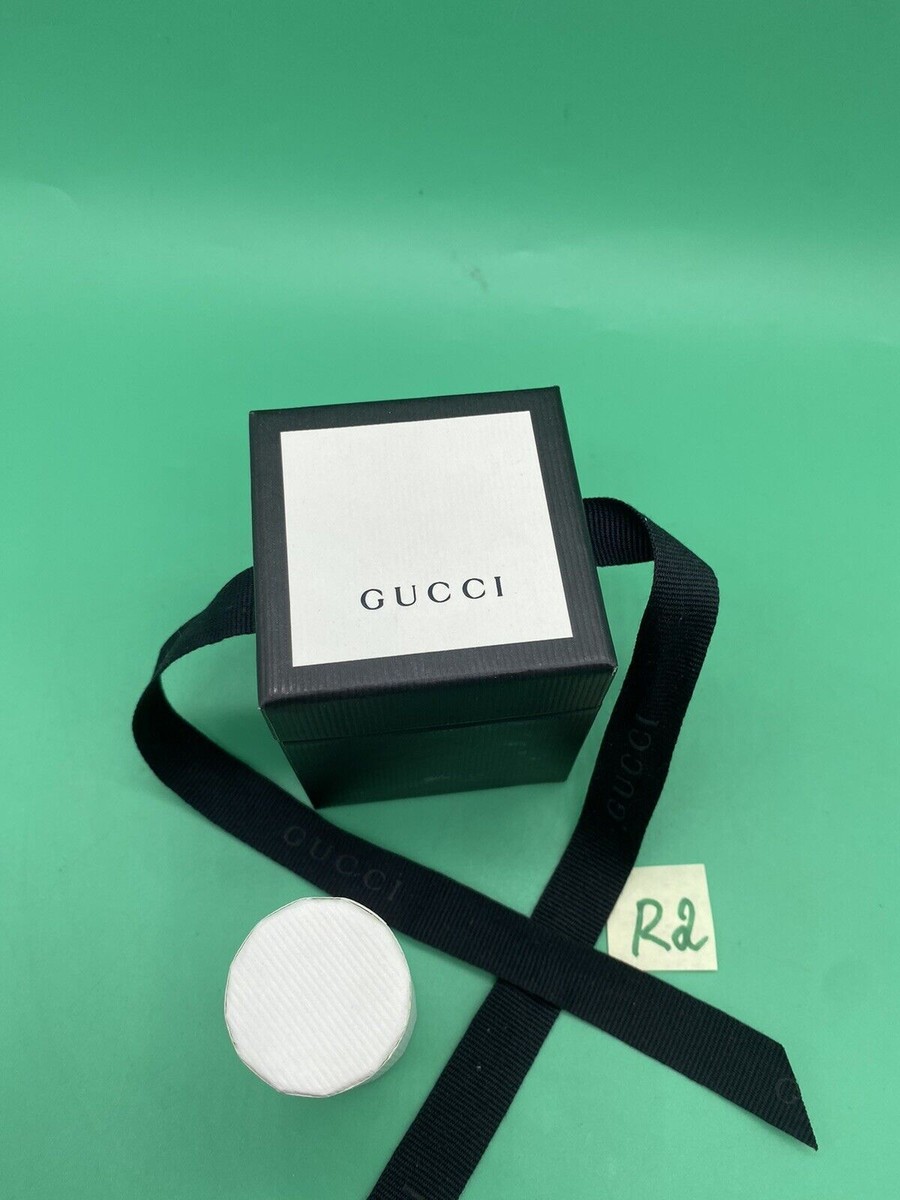 Gucciの携帯ミニフォトケース used 刻印有り 現状渡し Gucci Small Box Only 2.5”x3” USED In Good Condition With Strap