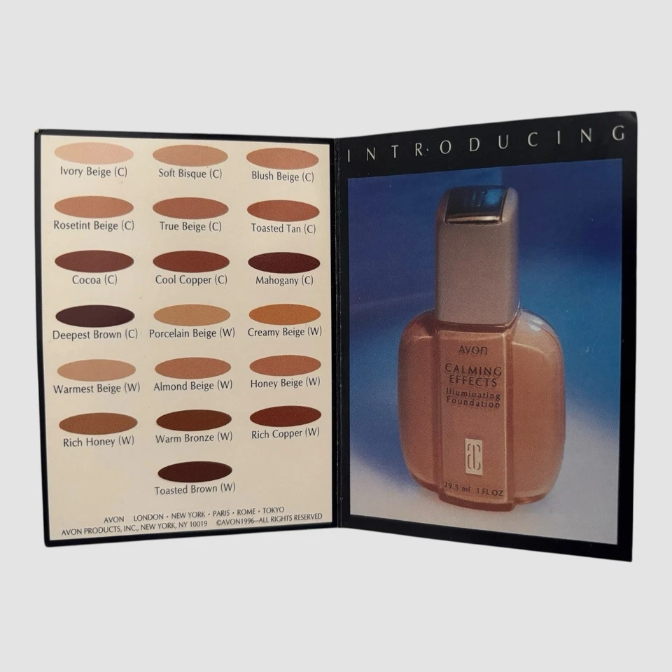 Base iluminadora Avon Calming Effects beige almendra y muestras de lápiz labial Foto 4 de 4